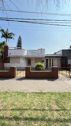 Casa En Zona Sur Con Amplio Terreno