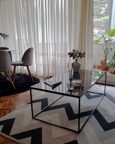 Imagen 3 de 10 de Mesa Ratona Simil Marmol Con Base De Hierro Minimalista