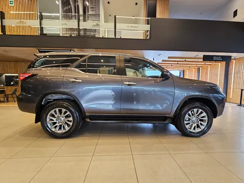 Toyota Fortuner 2.8 Diesel Srv 4X2 At