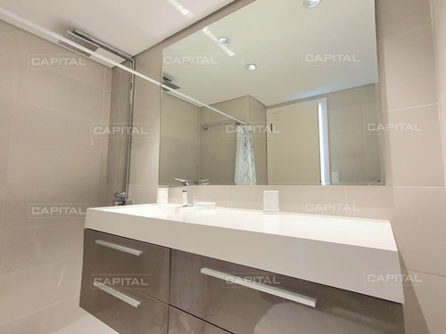 Imagen 12 de 19 de Venta Departamento Primera Línea Dos Dormitorios Y Dependencia De Servicio En Playa Mansa Punta Del Este - Punta Del Este Mansa