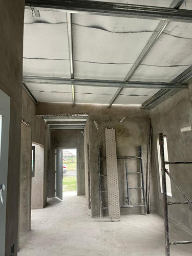 Casa A Terminar En Venta - 2 Dormitorios 1 Baño - Cochera - 300mts2 - General Rodríguez
