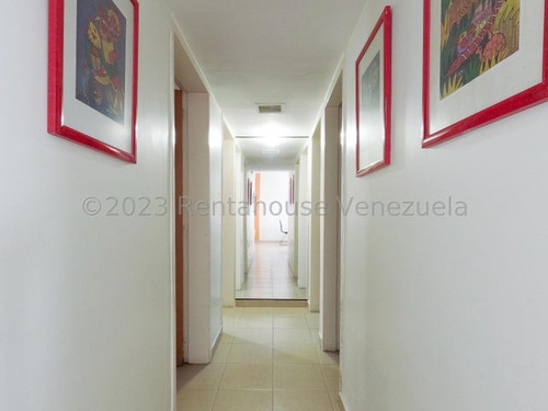 Imagen 8 de 30 de María Reyes Vende, Espectacular Apartamento Amoblado, En El Este De La Ciudad, El Edificio Cuenta Con Planta Eléctrica Y La Cocina Es Moderna