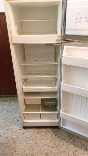 Heladera Con Freezer Coventry (no Enfría Motor Bien) Blanco (Usado)