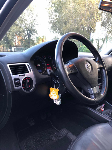 Volkswagen Bora 1.8 Highline T 180cv Cuero 2009