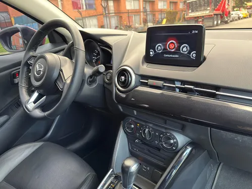 Mazda 2 1.5 TOURING AUTOMATICO HB