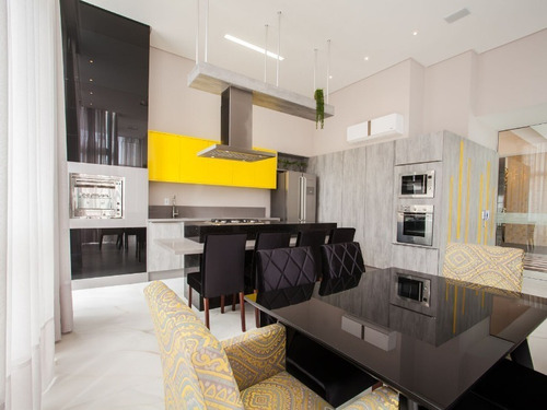 Imagem 22 de 30 de Excelente Apartamento No Diferenciado Centro De Balneário Camboriú. - Ap00925 - 34261162