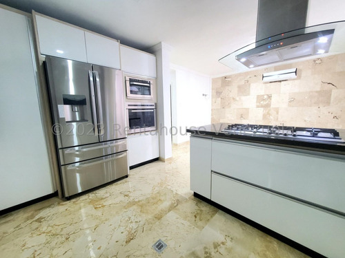 Casa Townhouse En Venta A Estrenar Cantarrana Zona Norte Maracay Todos Los Servicios Remodelada Marmol Porcelanato Estef 25-16085