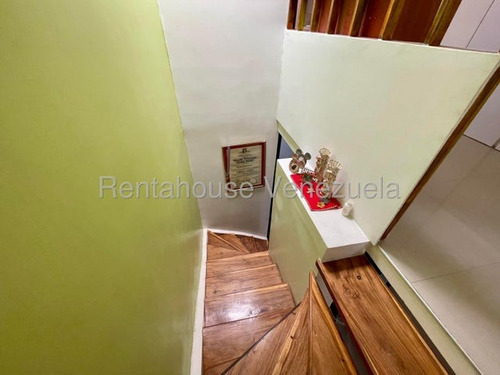 *al/¡descubre Tu Nuevo Hogar En El Este De Barquisimeto! Casa 3 Niv En Venta Colinas Del Viento Barquisimeto Lara, Venezuela/arnaldo López/ # 25-20497/96.5 M²