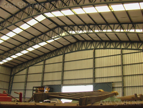 Importante Nave Industrial De 858m2