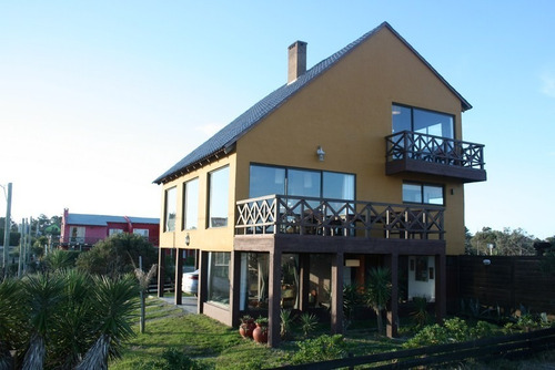 Imagen 3 de 21 de En Venta - Gran Casa En La Viuda A 50m De La Playa