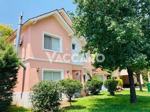 Venta Casa Barrio Privado Haras Maria Elena Moreno