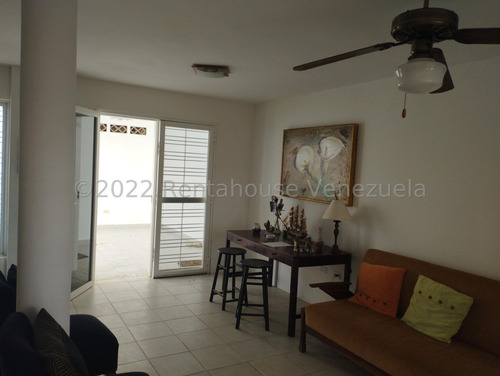 Imagen 7 de 18 de Venta En Margarita. Townhouse. 3 Hab Y 3 Baños. Excelente Ubicación. Xm. 23-13852