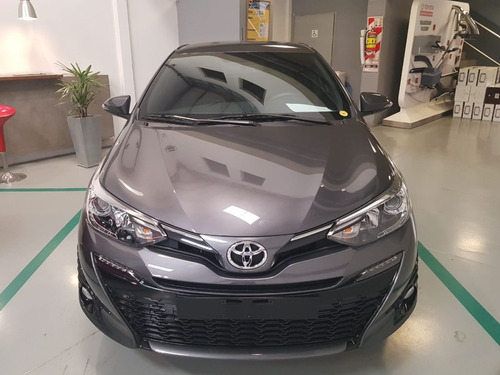 Toyota Yaris 1.5 Xls Cvt Sedán 4p 2021 0km