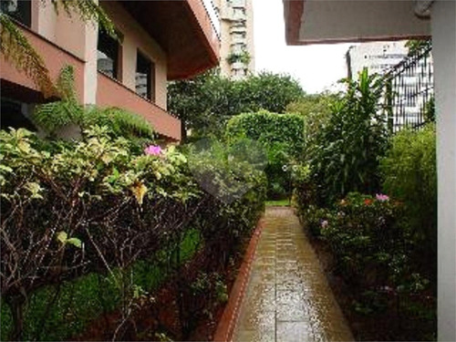 Imagem 18 de 19 de Apartamento Em Excelente Condomínio Em Moema. - Reo256357