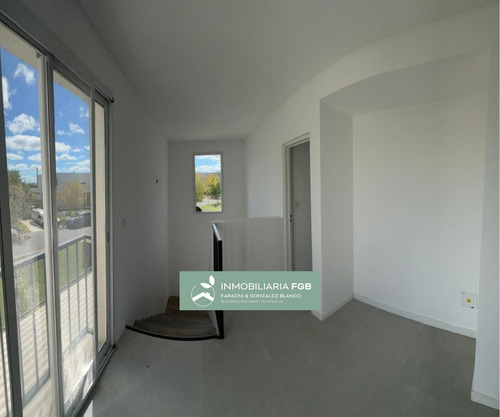 Casa Con Pileta En Venta En Barrio Puerto | El Cantón - Financiación - 3 Dormitorios - Pérgola Cubierta