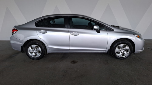 Honda Civic 1.8 LX MT 4DRS
