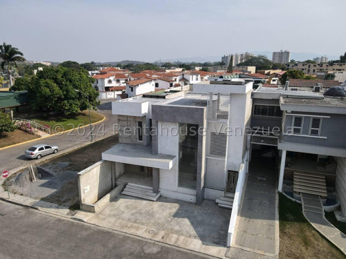  *mm&ne/ Moderna, Lujosa  Casa Con Terraza, Gim, Piscina Y +  En Venta. El Ujano, Barquisimeto  Lara, Venezuela. Maribelm & Naudye. /6 Dormitorios  6 Baños  785 M² 