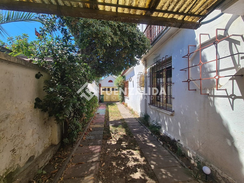 Casa En Venta De 5 Dorm. En Ñuñoa