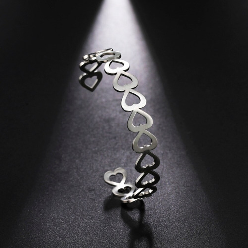 Imagen 5 de 5 de Brazalete Mujer Multi Corazones Acero Inoxidable Amor Trendy