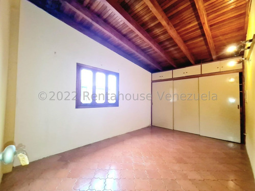 Imagen 18 de 28 de Casa Para Remodelar En Los Palos Grandes