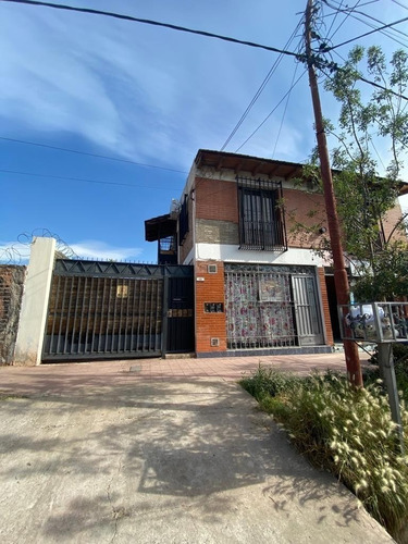 Imagen 2 de 12 de Local En Lafinur Casi Aldofo Calle