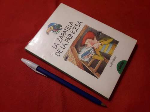 La Zapatilla De La Princesa Josep Górriz Usado Excelente (Usado)