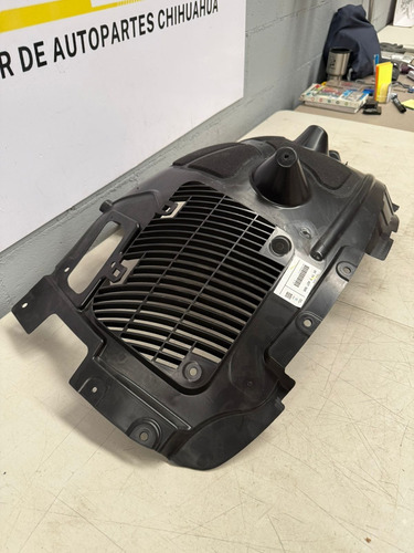 Tolva Salpicadera Delantera Izquierda Bmw X6 2020-2025 Nueva Negro (Usado)