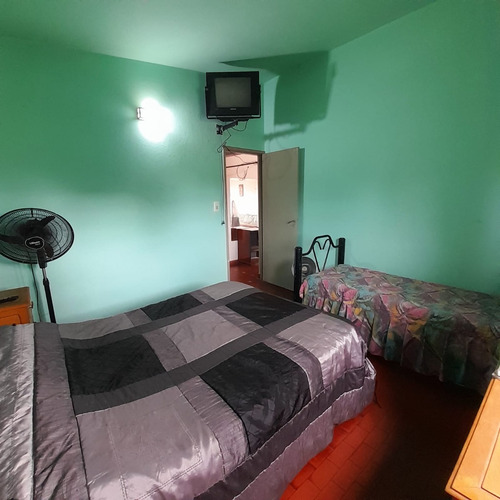 Casa 3 Amb C/ Cochera + Galpon C/ Baño F. 7709