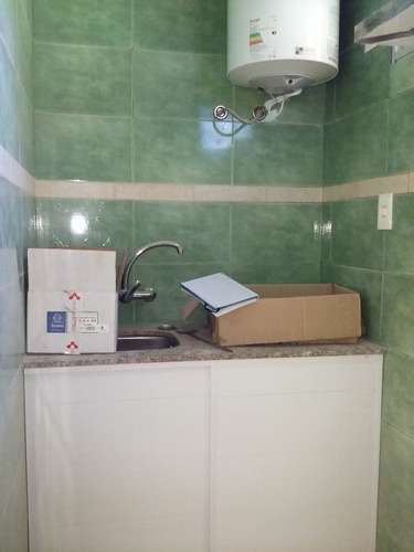 Ref 153 - Locales En Pinar Sur Sobre Av. Principal