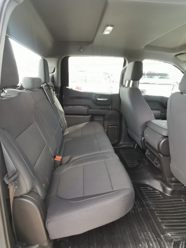 Imagen 8 de 13 de Chevrolet Silverado 2020 5.4 2500 Cab Dob Ls On Star 4x4 At