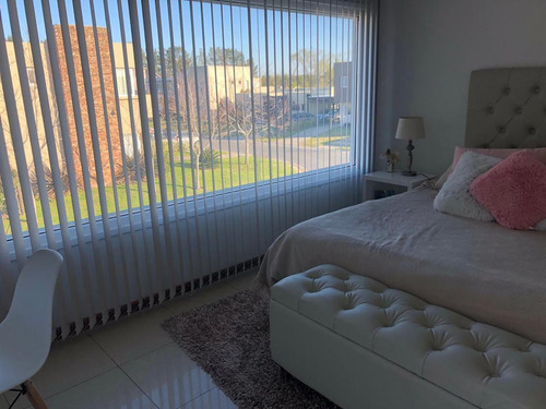 Excelente Casa Moderna En El Barrio Los Alisos