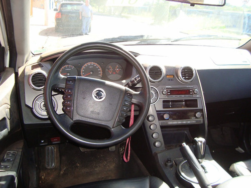 Imagem 6 de 13 de Peças Sucata De Ssangyong 2010 Diesel Motor Cambio Lataria