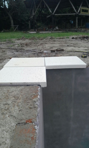 Borde Atermico Antideslizante, Para Piscina De 50 X 50