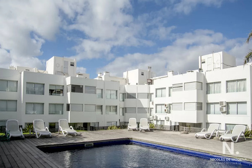 En Venta, Apartamento Ideal De 2 Dormitorios En Suite En La Barra