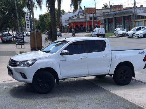 Toyota Hilux 2.8 Cd Srv 177cv 4x4
