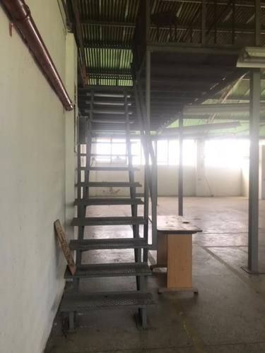 Imagen 3 de 8 de Se Alquila Galpón 300m2 El Llanito 5774