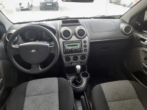 Imagem 6 de 8 de Ford Fiesta 1.6 Mpi Class Hatch 8v Flex 4p Manual