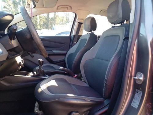 Imagen 11 de 13 de Chevrolet 2013 Onix 1.4 Lt