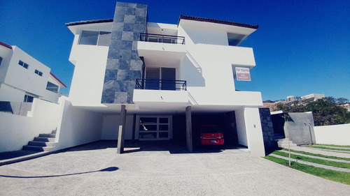 Hermosa Residencia En Vista Real Country Club, Cochera 8 Aut