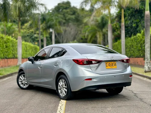 Mazda 3 Sedan Automático Con Cuero