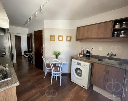 Imagen 5 de 8 de Punta Del Este, Pinares, Primera Línea Con Terraza Al Mar.- Ref: 54722