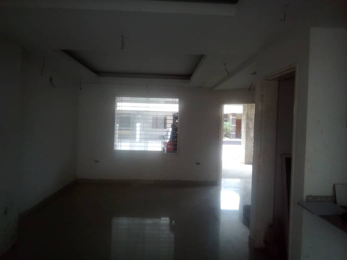 Se Vende Bello Y Lindo Townhouse En Turmero, Urb. Palma Segú