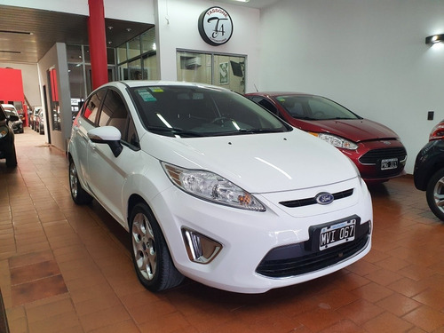 Ford Fiesta Kinetic Design 1.6 Design 120cv Titanium 2013