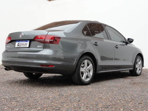 Imagen 5 de 13 de Volkswagen Vento Confortline Tsi