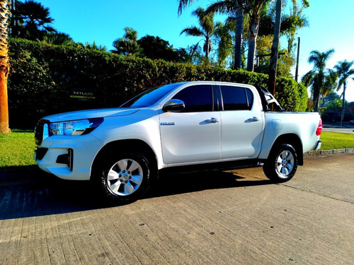 Toyota Hilux Srv Nafta 4x4 2019, 33.000 Km, Permuto.