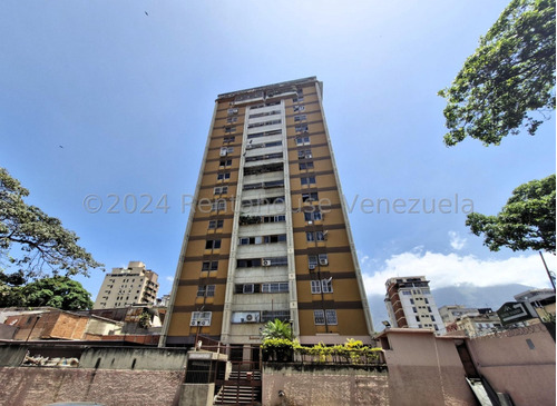 Apartamento En Venta  Urb. Bello Monte Caracas. 24-23559 Yf