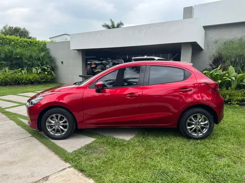 Mazda 2 Touring 1.5 At