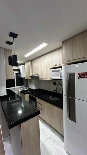 Apartamento 2 Dormitórios Com Móveis Planejados