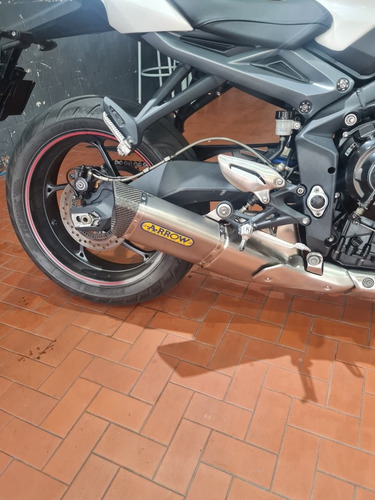 Imagem 5 de 12 de Triumph Street Triple 675