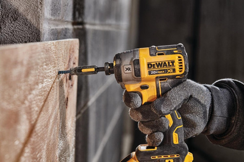 Atornillador Impacto 20v Xr Sin Carbones Caja Plástic Dewalt